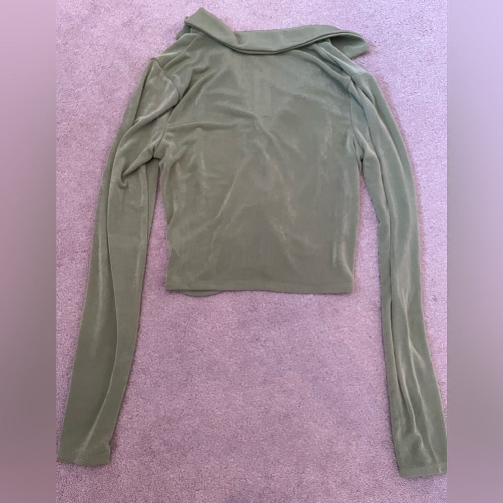 Button up top - Picture 6 of 7